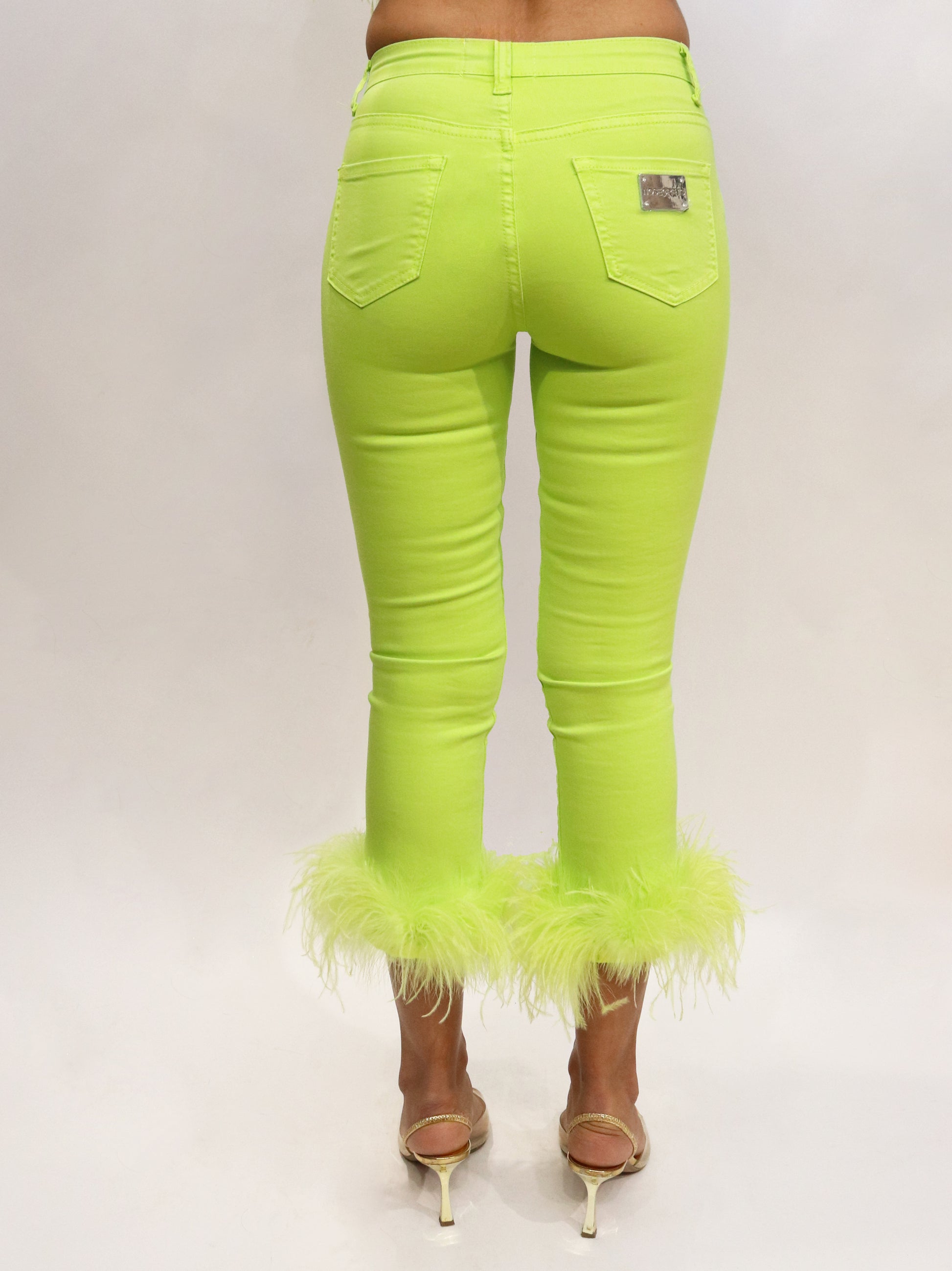 PANTALONE CON PIUME